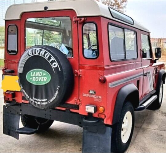 1000147225-1 LAND ROVER DEFENDER 300 TDI AUTOVETTURA 6 POSTI ISCRITTA ASI 1000147225 1 e1784056060819
