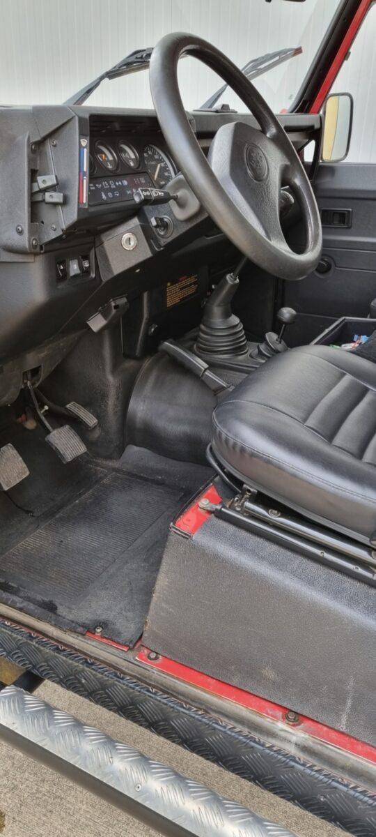 1000147229-1 LAND ROVER DEFENDER 300 TDI AUTOVETTURA 6 POSTI ISCRITTA ASI 1000147229 1